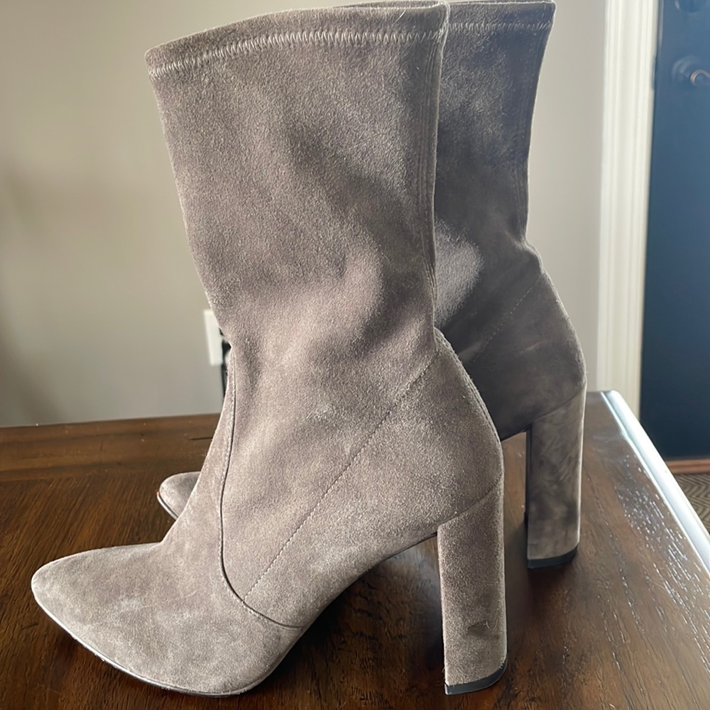 Stuart Weitzman  Gray stretch suede bootie